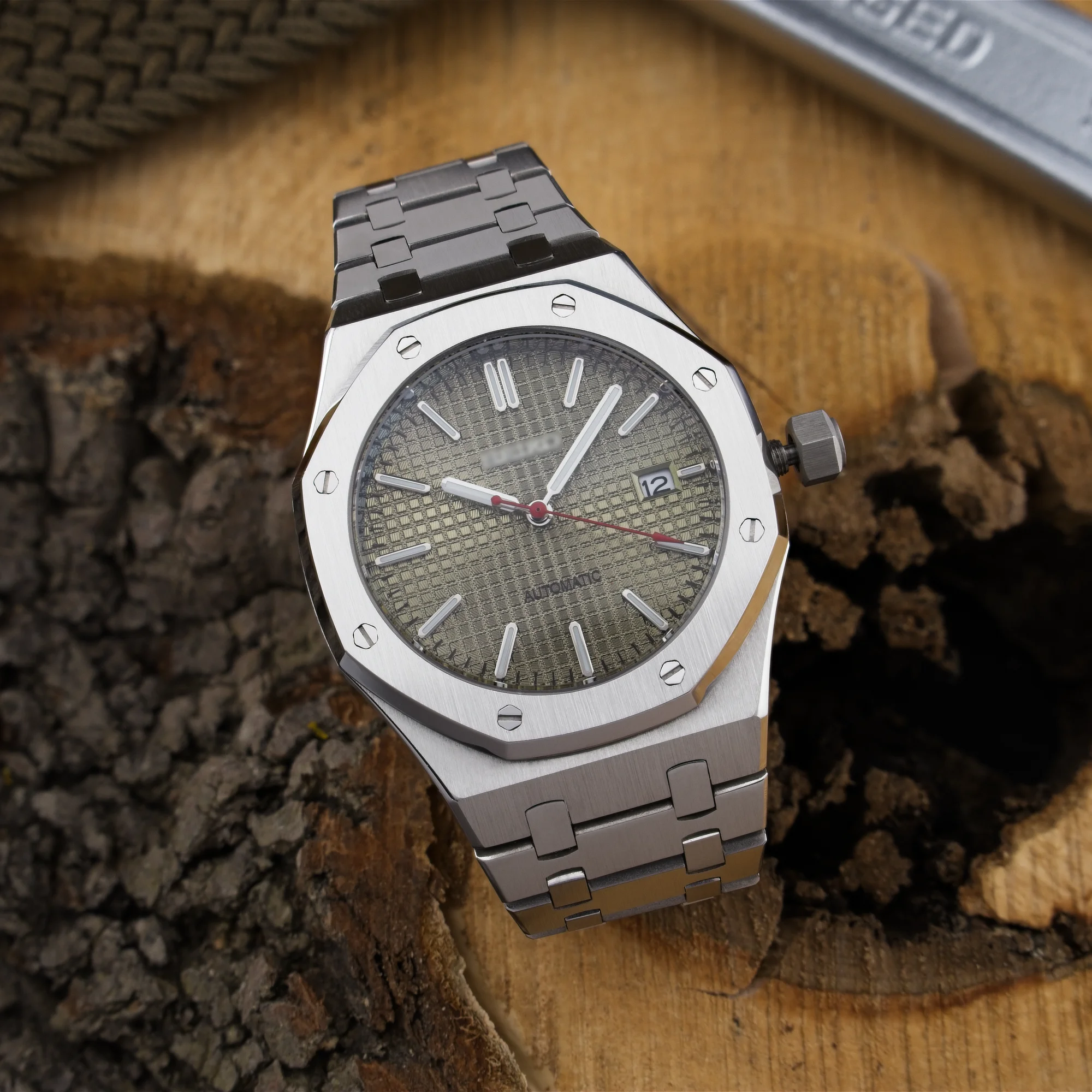 Octagonal Oak Silver Olive